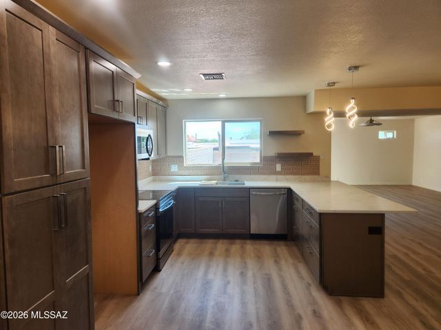 5922 N Placita Del Conde, Tucson, AZ 85718