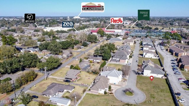135 Club View Drive, Lafayette, LA 70503