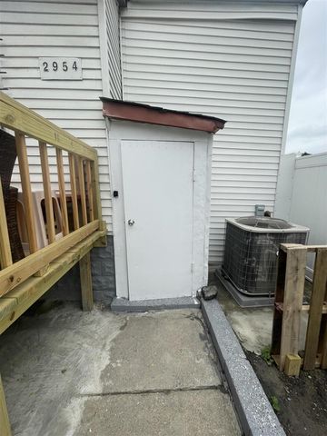 2954 Goodson Street, Hamtramck, MI 48212