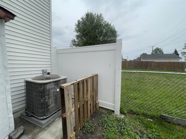2954 Goodson Street, Hamtramck, MI 48212