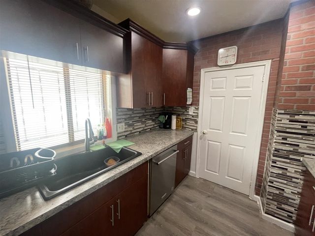2954 Goodson Street, Hamtramck, MI 48212