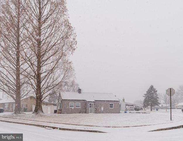 438 ANDOVER RD, Fairless Hills, PA 19030