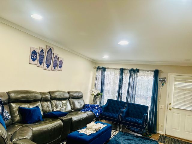 225 Port Royal Circle 225, Aurora, IL 60504