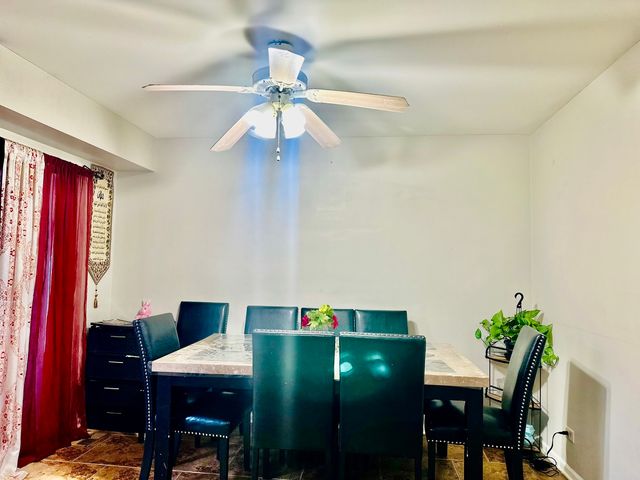 225 Port Royal Circle 225, Aurora, IL 60504