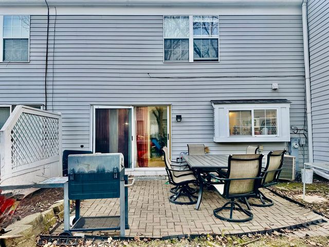 225 Port Royal Circle 225, Aurora, IL 60504