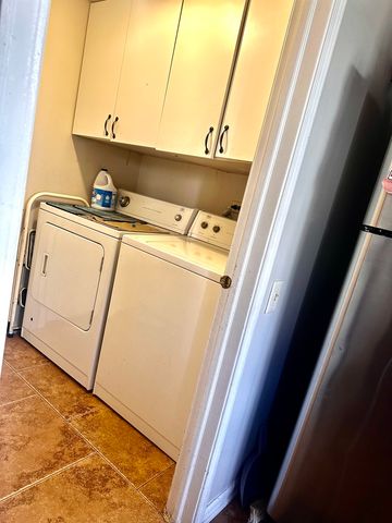 225 Port Royal Circle 225, Aurora, IL 60504