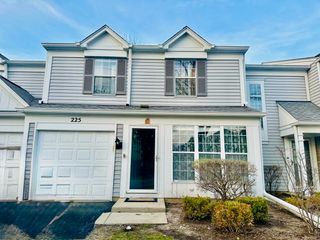 225 Port Royal Circle 225, Aurora, IL 60504