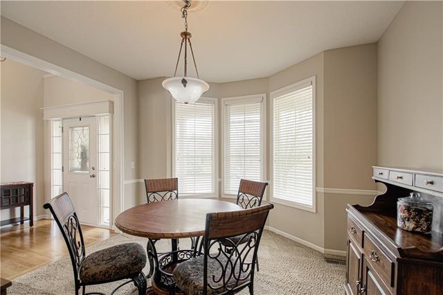 669 N Pine Circle, Gardner, KS 66030