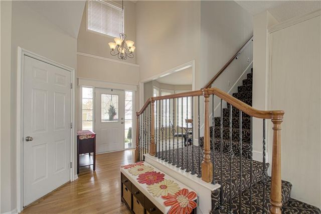 669 N Pine Circle, Gardner, KS 66030