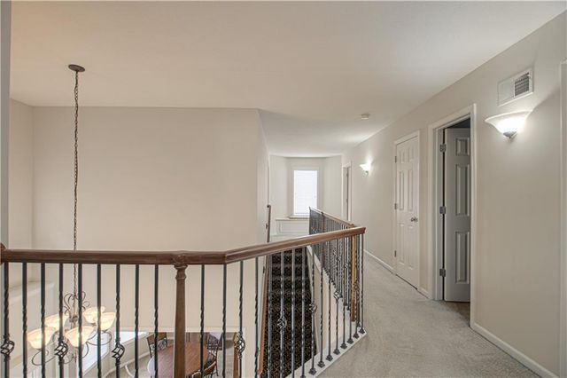 669 N Pine Circle, Gardner, KS 66030