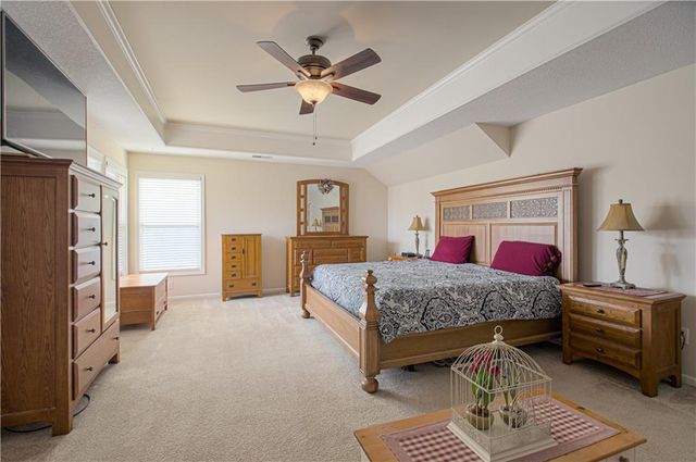 669 N Pine Circle, Gardner, KS 66030