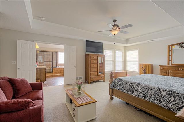 669 N Pine Circle, Gardner, KS 66030