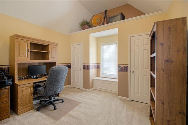 669 N Pine Circle, Gardner, KS 66030