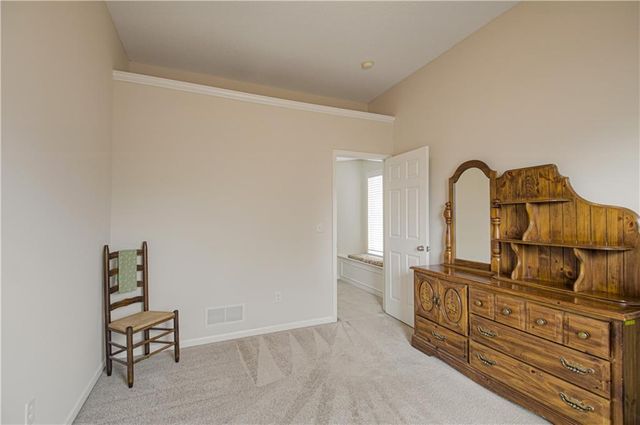 669 N Pine Circle, Gardner, KS 66030