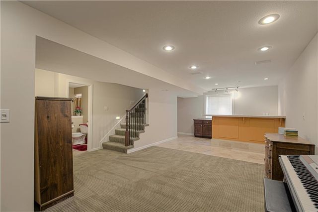 669 N Pine Circle, Gardner, KS 66030