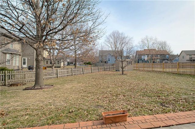 669 N Pine Circle, Gardner, KS 66030