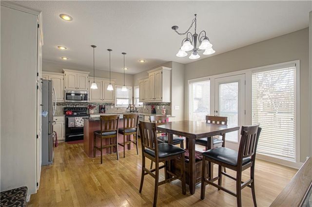 669 N Pine Circle, Gardner, KS 66030