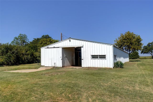 293 County Road 1111, Decatur, TX 76234