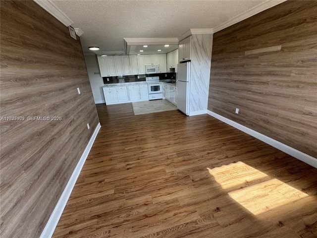 1121 SW 122nd Ave 412-2, Miami, FL 33184