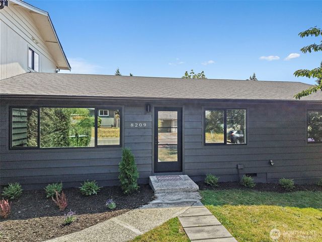 8209 NE 144th Street, Kirkland, WA 98034
