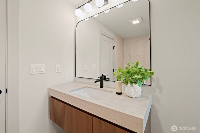 8209 NE 144th Street, Kirkland, WA 98034
