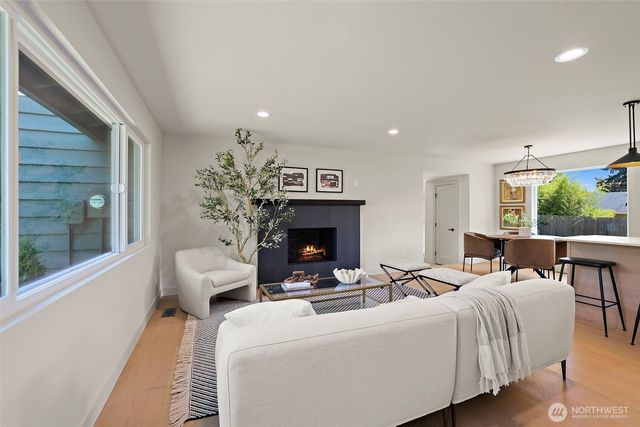 8209 NE 144th Street, Kirkland, WA 98034