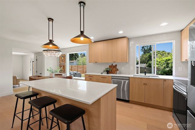 8209 NE 144th Street, Kirkland, WA 98034