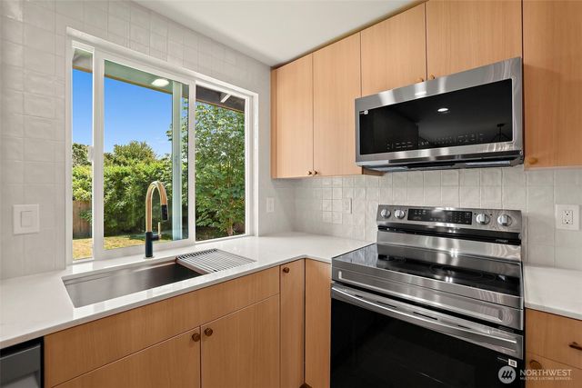 8209 NE 144th Street, Kirkland, WA 98034