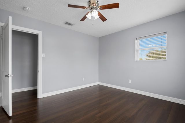 6918 Irvington Boulevard B, Houston, TX 77022