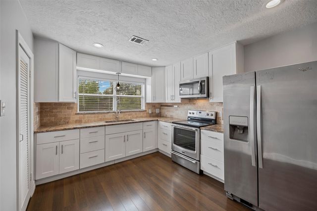 6918 Irvington Boulevard B, Houston, TX 77022