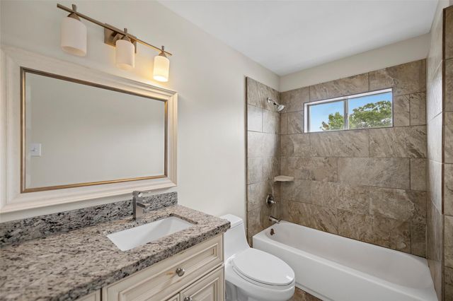 6918 Irvington Boulevard B, Houston, TX 77022