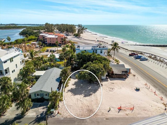 103 12TH STREET S, Bradenton Beach, FL 34217