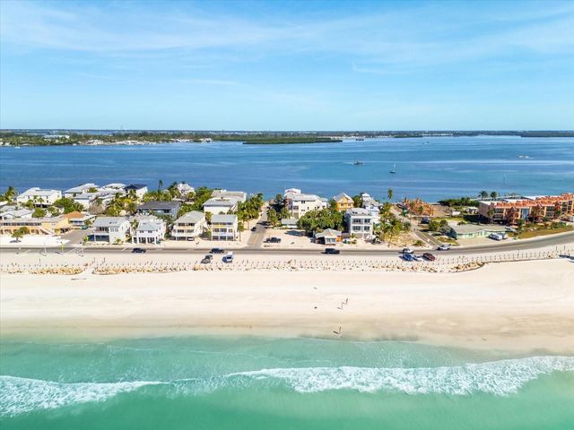 103 12TH STREET S, Bradenton Beach, FL 34217