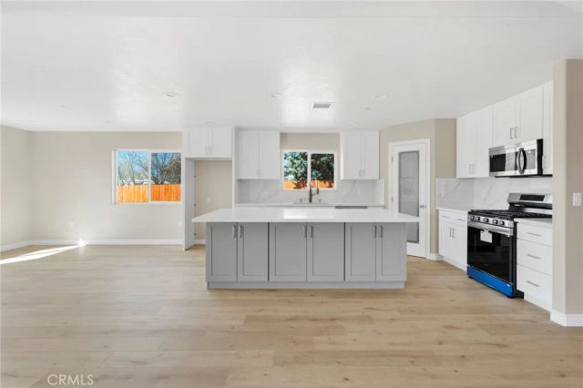 10704 11th Ave., Hesperia, CA 92345