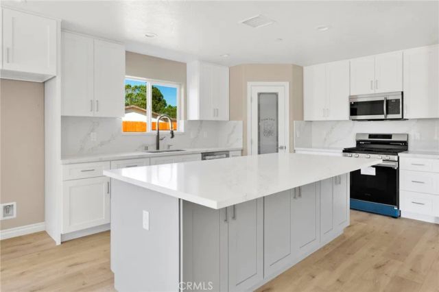 10704 11th Ave., Hesperia, CA 92345