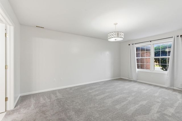 607 Cambridge Court 1b, Munster, IN 46321