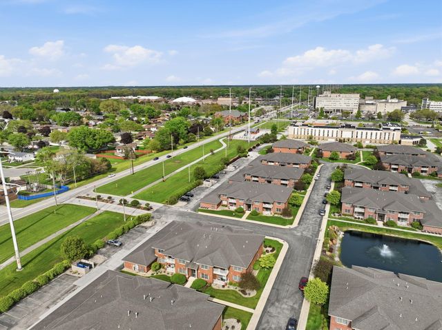 607 Cambridge Court 1b, Munster, IN 46321