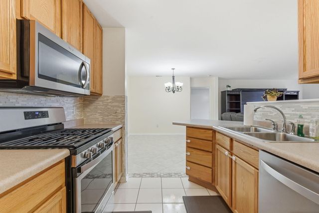 607 Cambridge Court 1b, Munster, IN 46321