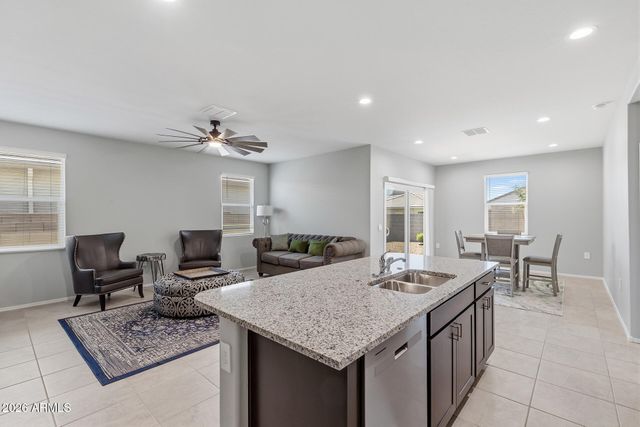 18633 W DESERT HOLLOW Drive, Wittmann, AZ 85361