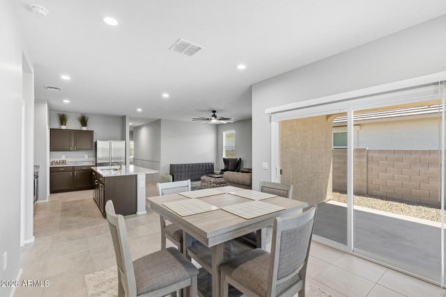18633 W DESERT HOLLOW Drive, Wittmann, AZ 85361