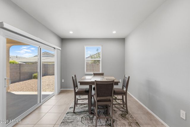 18633 W DESERT HOLLOW Drive, Wittmann, AZ 85361