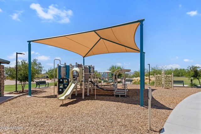 18633 W DESERT HOLLOW Drive, Wittmann, AZ 85361