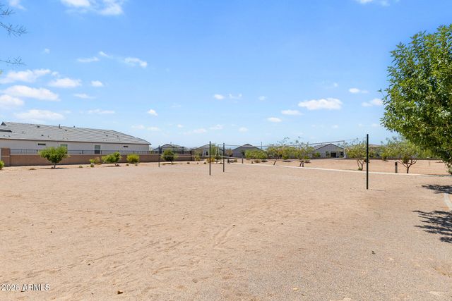 18633 W DESERT HOLLOW Drive, Wittmann, AZ 85361