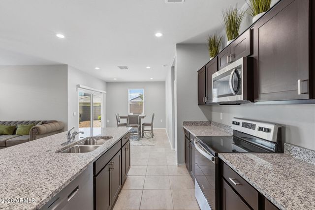 18633 W DESERT HOLLOW Drive, Wittmann, AZ 85361