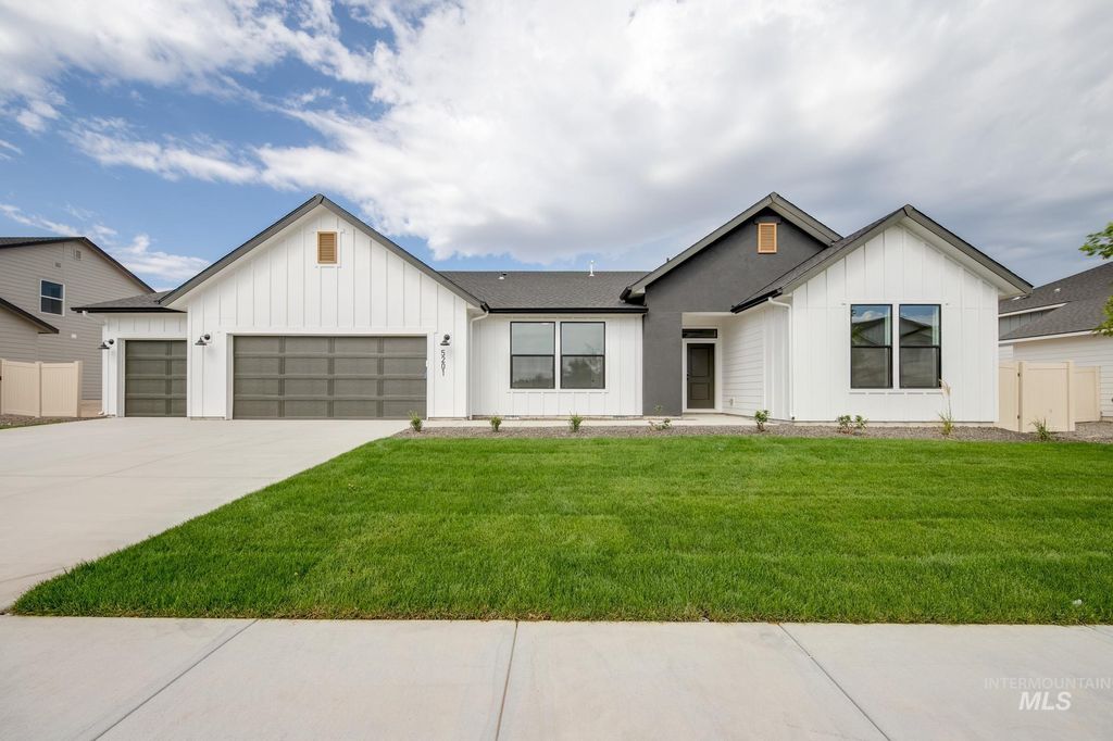 2939 N Schimigadoon Way, Eagle, ID 83616