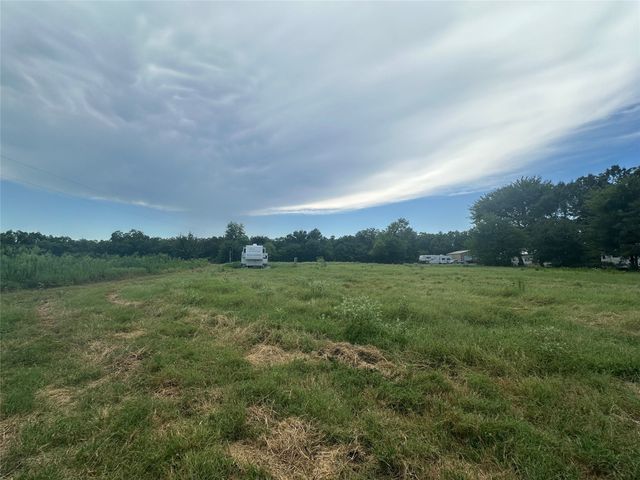 146 Private Road 6180, Emory, TX 75440