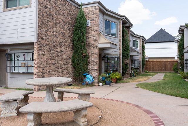 1518 Wirt Road 1, Houston, TX 77055