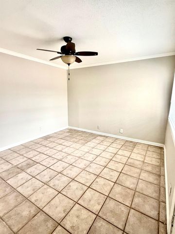 1518 Wirt Road 1, Houston, TX 77055