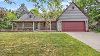 715 Hawthorn DRIVE, West Bend, WI 53095