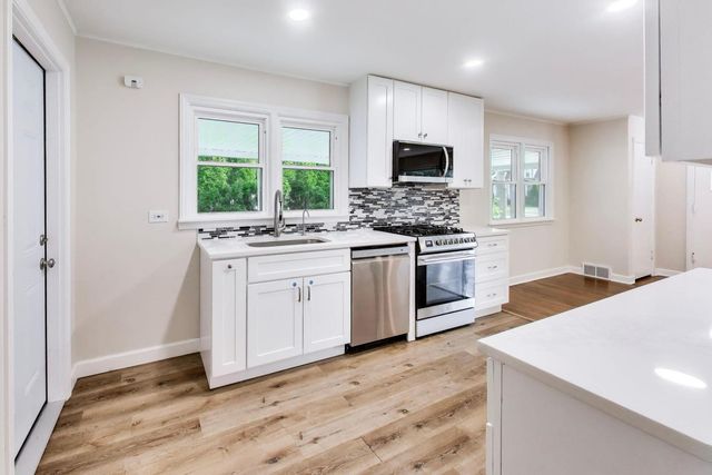 318 S Hale Street, Palatine, IL 60067